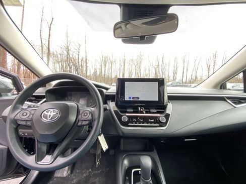 Used 2025 Toyota Corolla LE image 21
