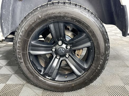 Used 2019 RAM 1500 Classic SLT image 35