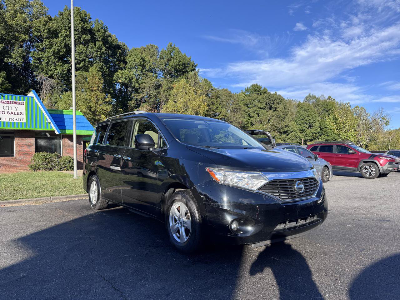 Used 2017 Nissan Quest SV FWD image 3
