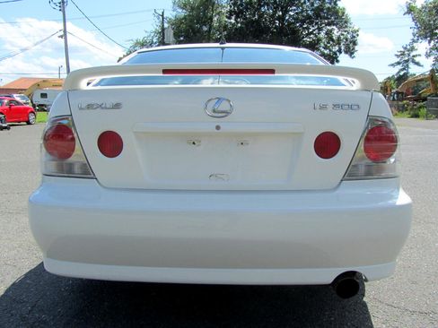 Used 2001 Lexus IS 300 image 9