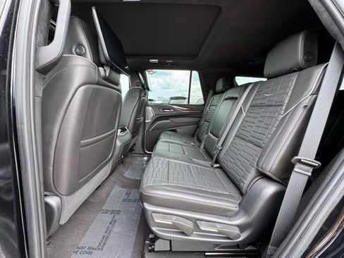 Certified 2023 Cadillac Escalade Premium Luxury Platinum image 32