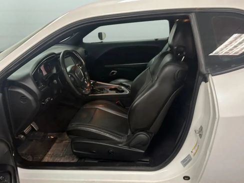 Used 2016 Dodge Challenger SXT Plus RWD image 21