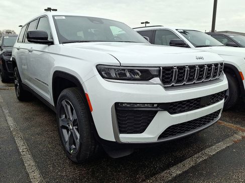 New 2026 Jeep Grand Cherokee L Limited AWD/4WD image 3