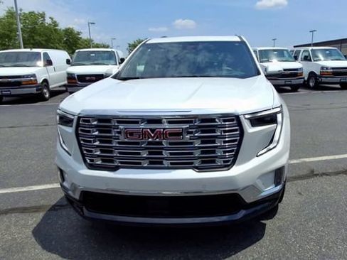 Certified 2025 GMC Acadia Denali w/ Super Cruise Package AWD/4WD image 3