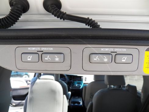Used 2015 Toyota Sienna Limited Premium w/ Advanced Technology Package FWD image 14