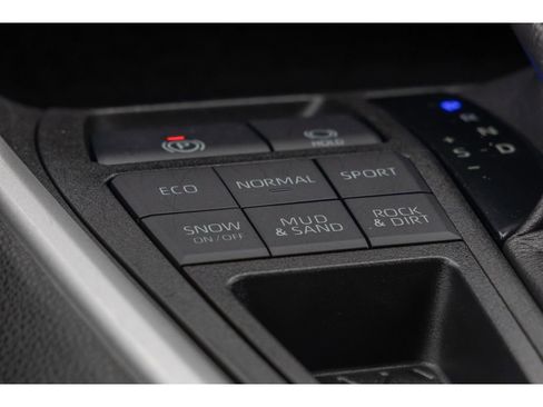 Used 2021 Toyota RAV4 XLE image 25