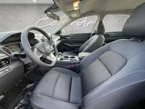 Certified 2025 Nissan Altima 2.5 SV FWD image 19