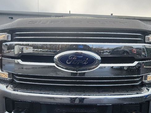 Used 2019 Ford F250 Lariat w/ Chrome Package image 14