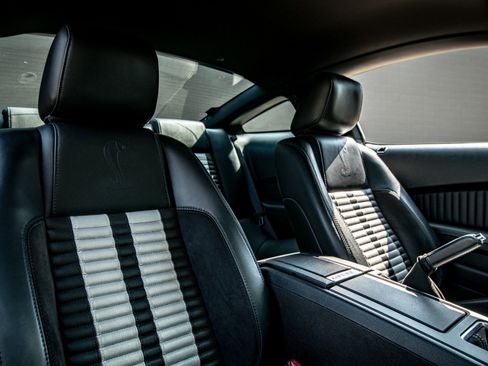 Used 2010 Ford Mustang Shelby GT500 image 8