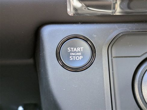 New 2026 Land Rover Defender 110 OCTA image 31