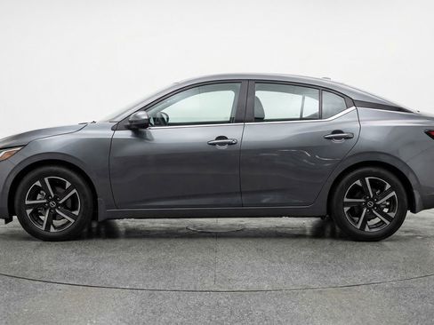 Used 2025 Nissan Sentra SV FWD image 5