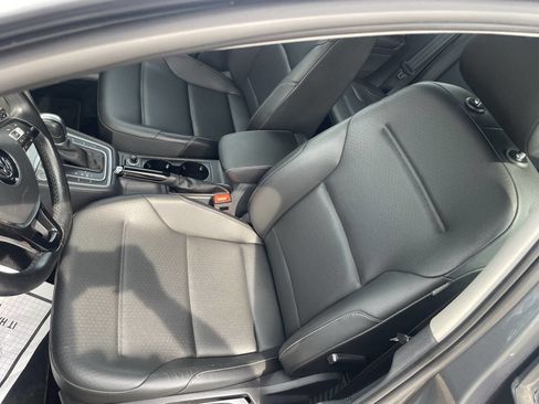 Used 2016 Volkswagen Golf Limited Edition image 24