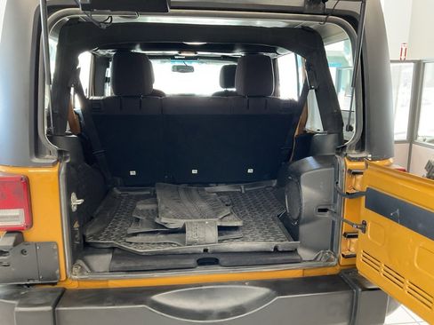 Used 2014 Jeep Wrangler Unlimited Rubicon image 20