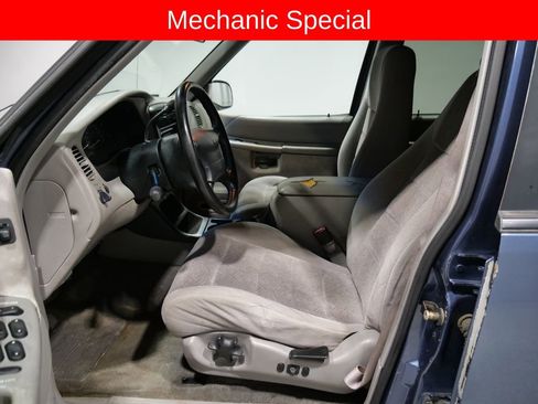 Used 1999 Ford Explorer XLT image 2