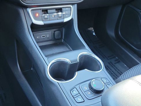 Used 2023 GMC Terrain SLE w/ Driver Convenience Package image 17