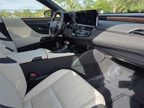 New 2025 Lexus ES 350 Ultra Luxury image 9