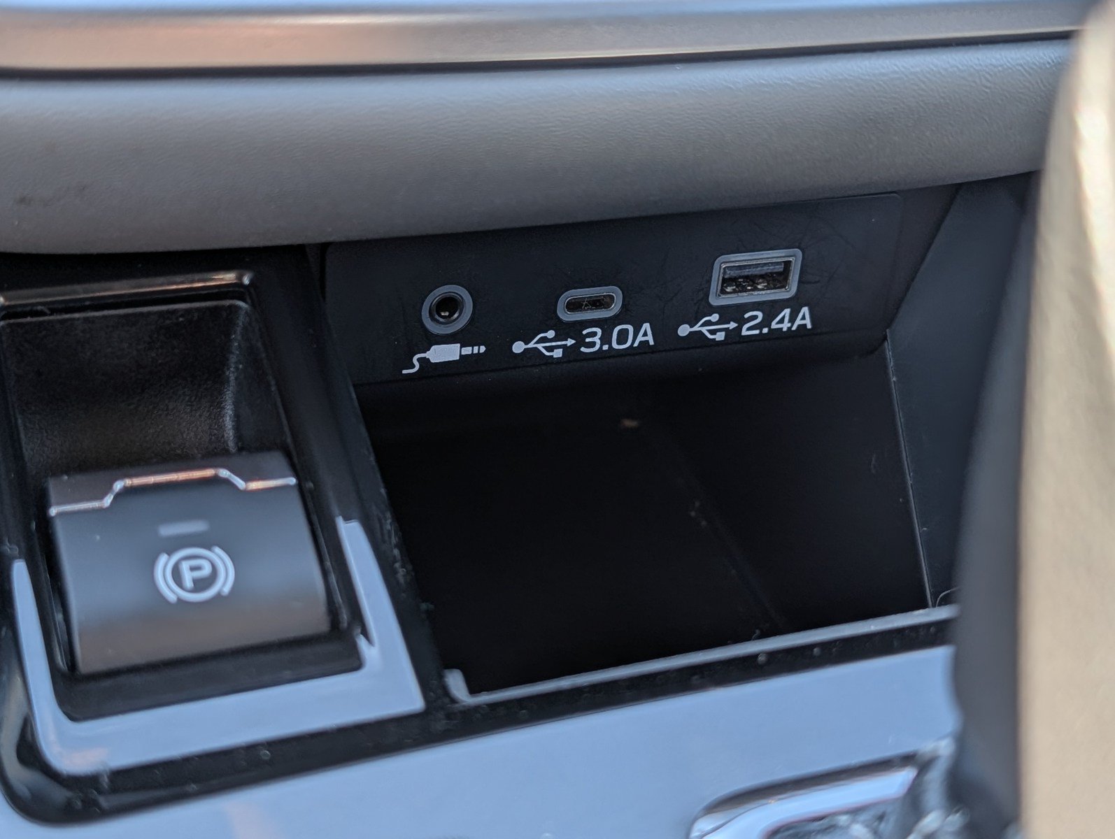 Used 2023 Subaru Outback Premium AWD/4WD image 32