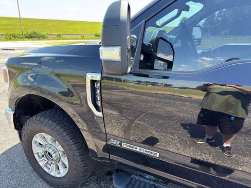Used 2021 Ford F250 XLT w/ FX4 Off-Road Package AWD/4WD image 17