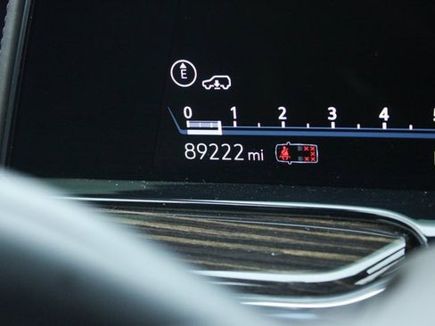 Used 2021 Cadillac Escalade Premium Luxury w/ Driver Assist Tech Package image 30