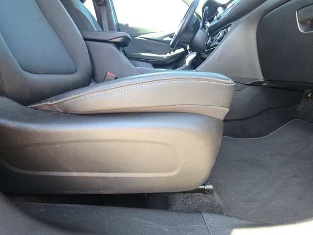 Used 2023 Buick Encore GX Select w/ Sport Touring Package FWD image 18