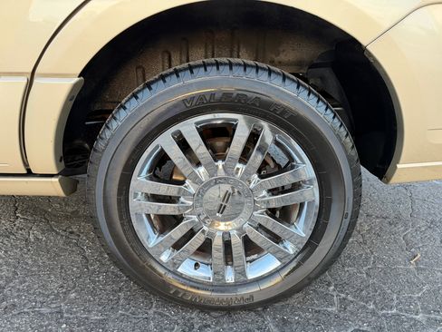 Used 2008 Lincoln Navigator 4WD image 30