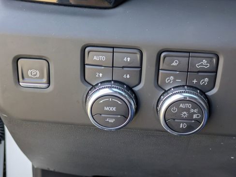 Used 2024 GMC Sierra 2500 AT4 w/ AT4 Premium Plus Package image 23