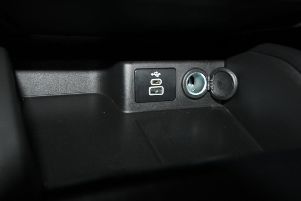 Used 2025 Ford Escape ST-Line Select AWD/4WD image 17