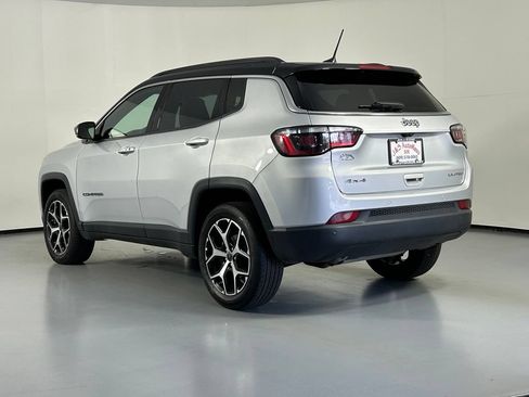 Used 2025 Jeep Compass Limited AWD/4WD image 5