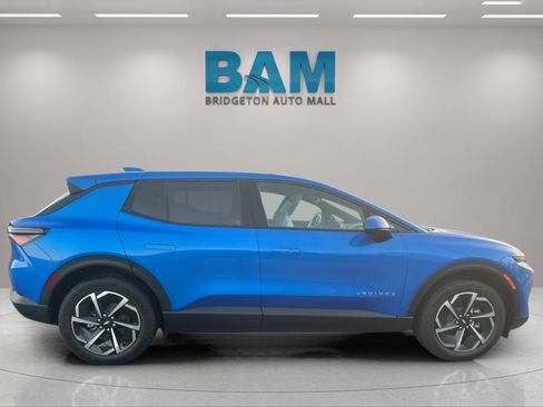 New 2026 Chevrolet Equinox EV LT image 11