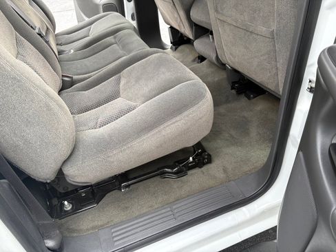 Used 2005 Chevrolet Silverado 2500 LS w/ Heavy-Duty Power Package image 22