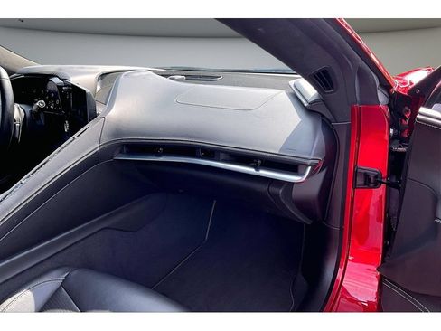 Used 2021 Chevrolet Corvette Stingray Premium Cpe w/ Z51 Performance Package RWD image 37