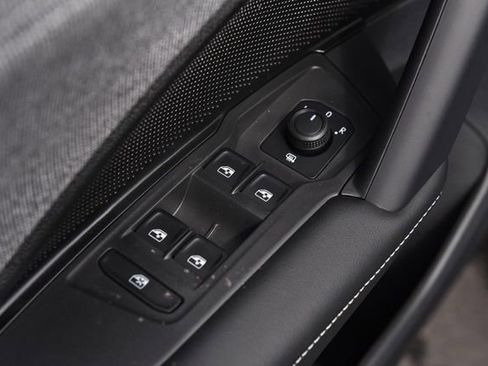 New 2026 Volkswagen Tiguan S image 8