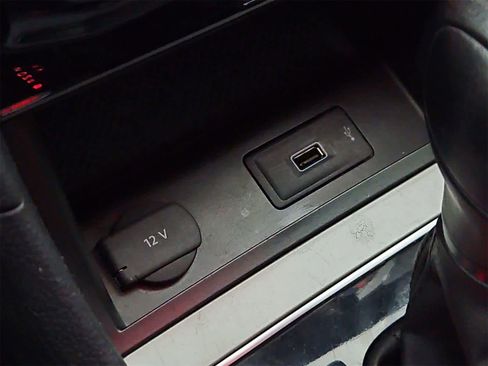 Certified 2022 Volkswagen Passat 2.0T SE image 33