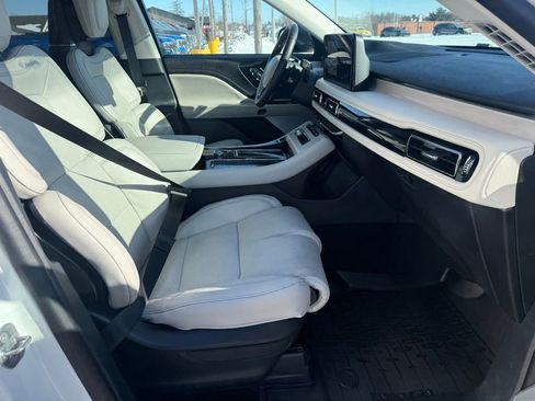 Used 2025 Lincoln Aviator Reserve w/ Equipment Group 201A image 12