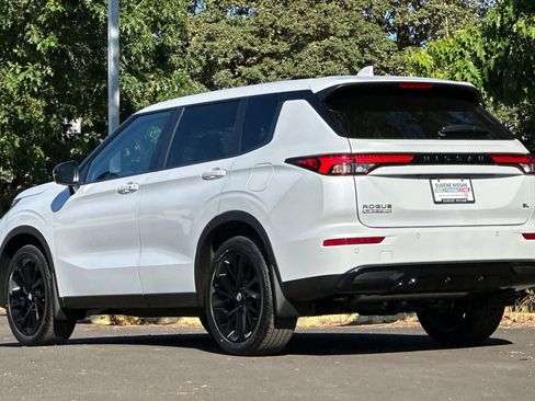 New 2026 Nissan Rogue SL AWD/4WD image 6
