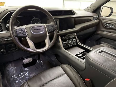 Used 2021 GMC Yukon Denali w/ Denali Premium Package image 20