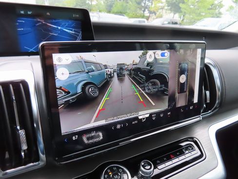 New 2025 Ford Expedition Platinum w/ Driver's Package image 14