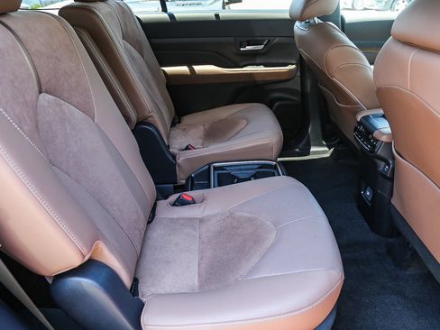 Used 2026 Toyota Grand Highlander AWD Hybrid image 16