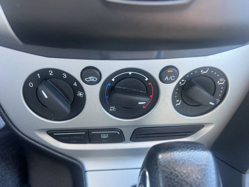 Used 2013 Ford Focus SE w/ SE Winter Pkg image 21