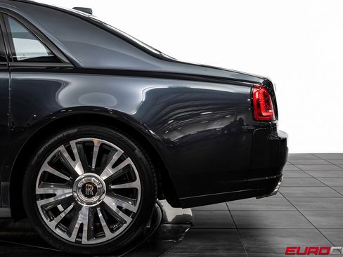 Used 2019 Rolls-Royce Ghost *STARLIGHT HEADLINER * IMMACUL image 15