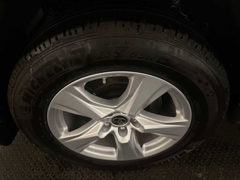 Used 2023 Toyota Highlander LE image 13