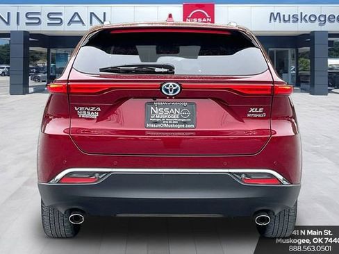 Used 2021 Toyota Venza XLE w/ Softex Package AWD/4WD image 6