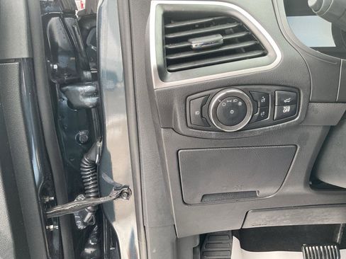 Used 2024 Ford Edge SEL w/ Convenience Package image 13