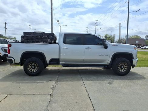 Used 2022 Chevrolet Silverado 2500 LT w/ Convenience Package image 8