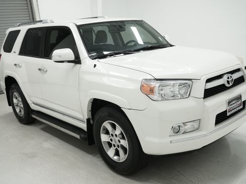 Used 2013 Toyota 4Runner SR5 RWD image 3