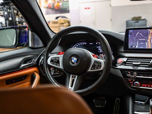 Certified 2022 BMW M5 w/ Executive Package image 16