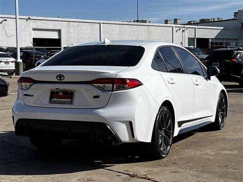Used 2023 Toyota Corolla SE image 4
