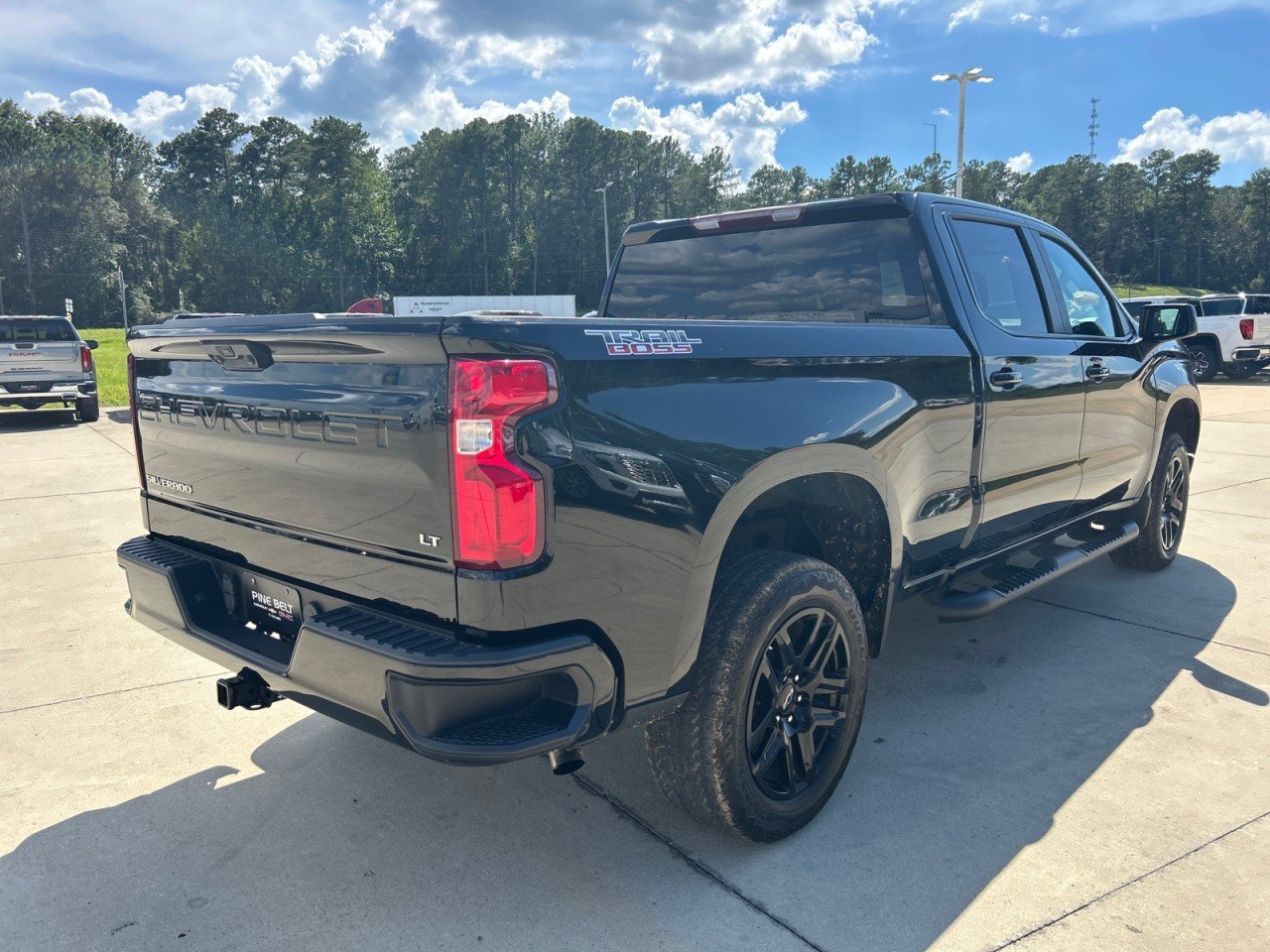 Used 2023 Chevrolet Silverado 1500 LT Trail Boss AWD/4WD image 3