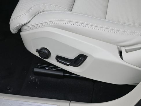 New 2026 Volvo XC60 B5 Ultra w/ Protection Package Premier image 12