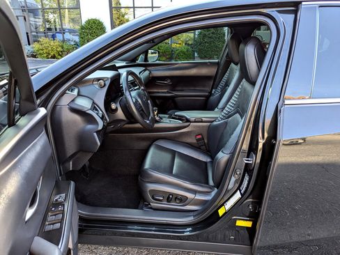 Used 2020 Lexus UX 250h w/ Premium Package image 13